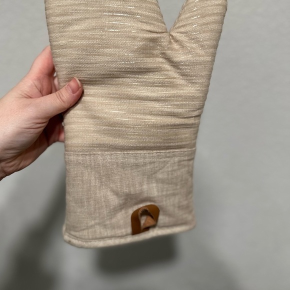 Oven Mitt- Oatmeal Colored - Picture 3 of 4